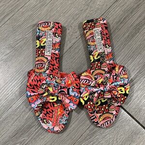 Cape Robbin Comic Strip Print Big Bow Flats size 7